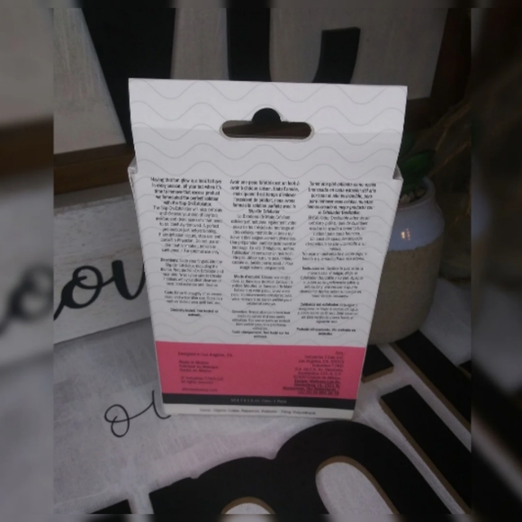 ❤️ ( BUNDLE, & GET ME FOR $3, READ BELOW! ) AFTERSPA Slip-On Exfoliator - Picture 5 of 5